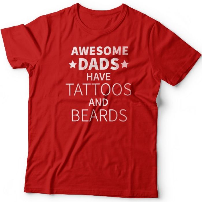 Футболка в подарок для папы с надписью "Awesome dads have tattoos and beards"